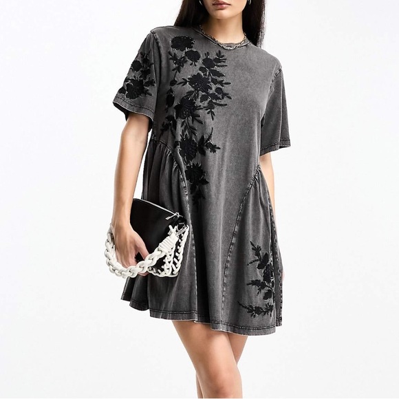 Tshirt Mini Dress - Picture 7 of 8